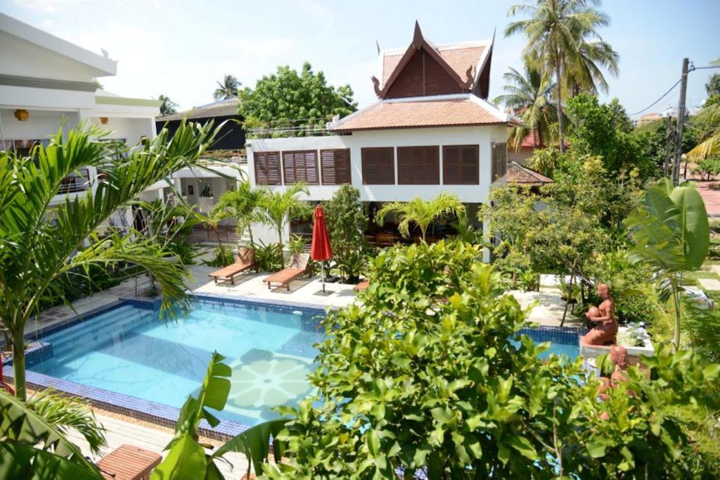 Ropanha Boutique Hotel Sihanoukville Exterior foto